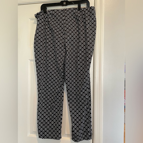 Charter Club Classic Fit patterned straight leg dress pants women’s size 14 - Picture 2 of 3